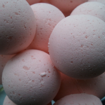 14 bath bombs in Jasmine fragrance with shea & cocoa butter, gift bag bath fizzies, great for dry skin with 7 ultra rich oils