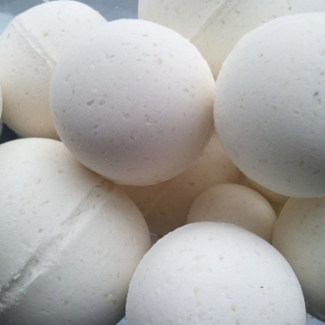 14 bath bombs 1 oz each (Vanilla) gift bag bath fizzies, great for kids...these smell delicious
