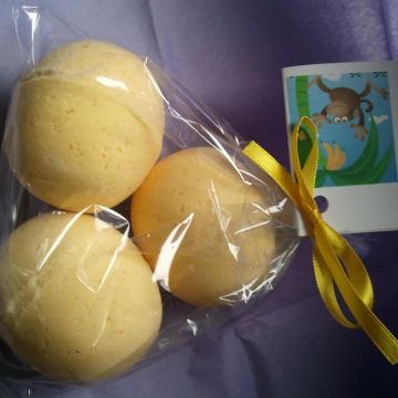 3 bath bombs 4 oz each (Monkey Farts) gift bag bath fizzies, great for kids...and adults too