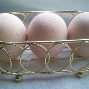 50 Wholesale bath bombs with Shea, Mango & Cocoa Butter, luxury 4 oz bath fizzies, select from 150 fragrances