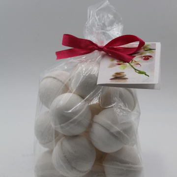 14 Vanilla Lace bath bombs 1 oz each gift bag bath fizzies, great for kids...these smell delicious